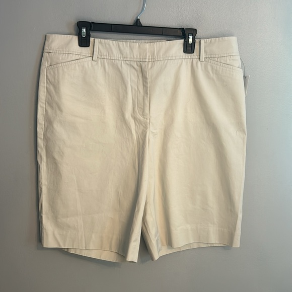 Talbots Perfect Short - Picture 3 of 5